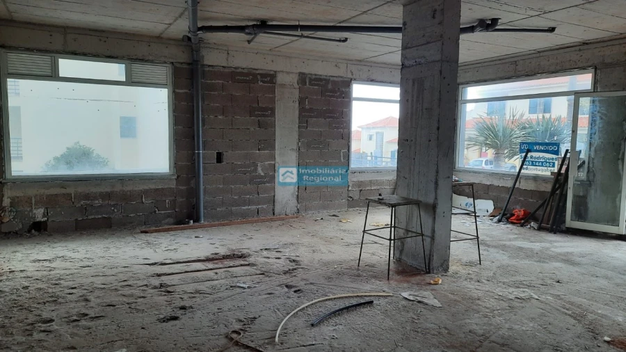 Loja para Arrendamento em Caniço