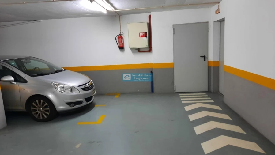 Loja para Arrendamento em Caniço Foto 8