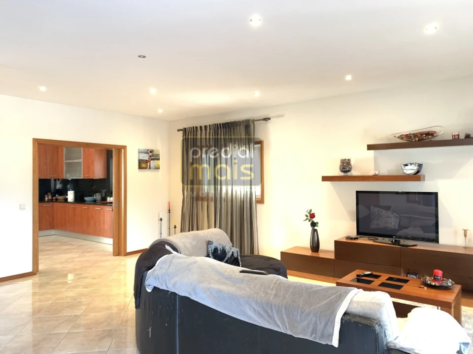 Moradia T3 para Venda em Vale (São Cosme), Telhado e Portela Foto 4