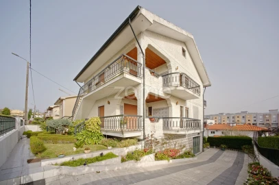 Moradia T5 para Venda em São Vitor (Braga)
