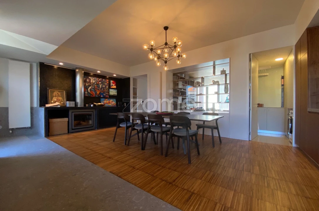 Apartamento T3 para Venda em Aldoar, Foz do Douro e Nevogilde Foto 1
