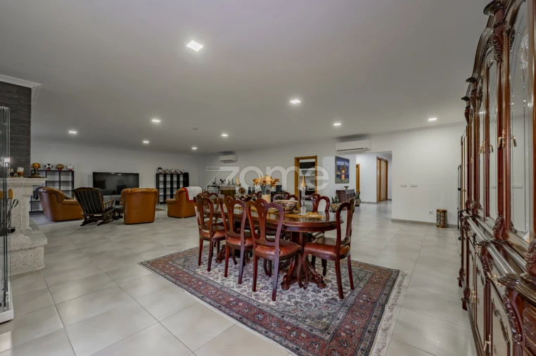 Moradia T4 para Venda em Friestas Foto 11