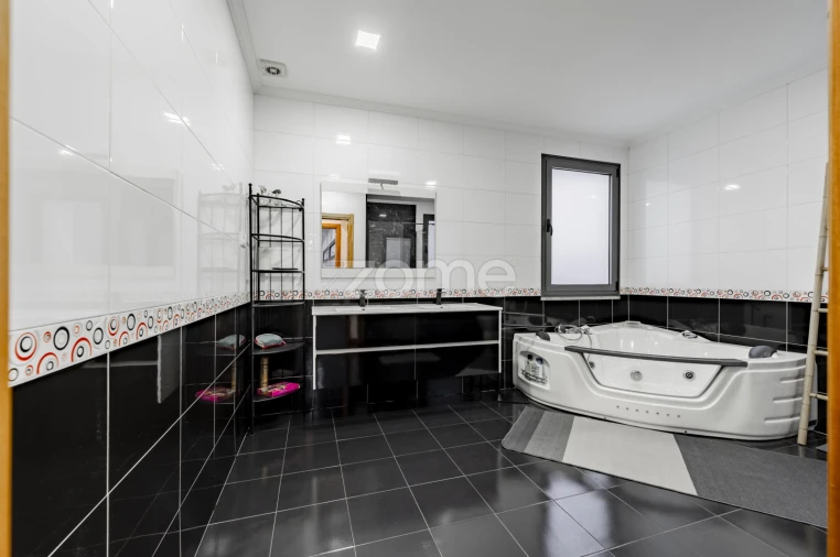 Moradia T4 para Venda em Friestas Foto 30