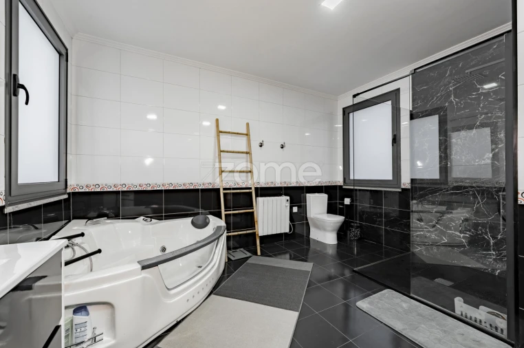 Moradia T4 para Venda em Friestas Foto 31