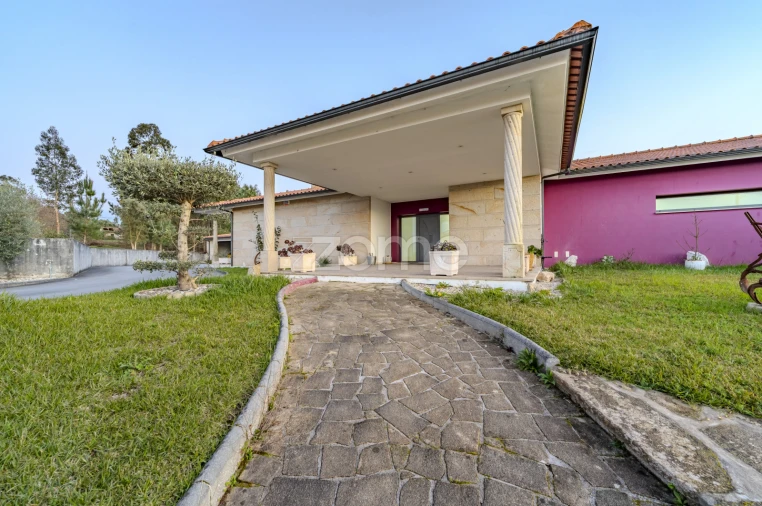 Moradia T4 para Venda em Friestas