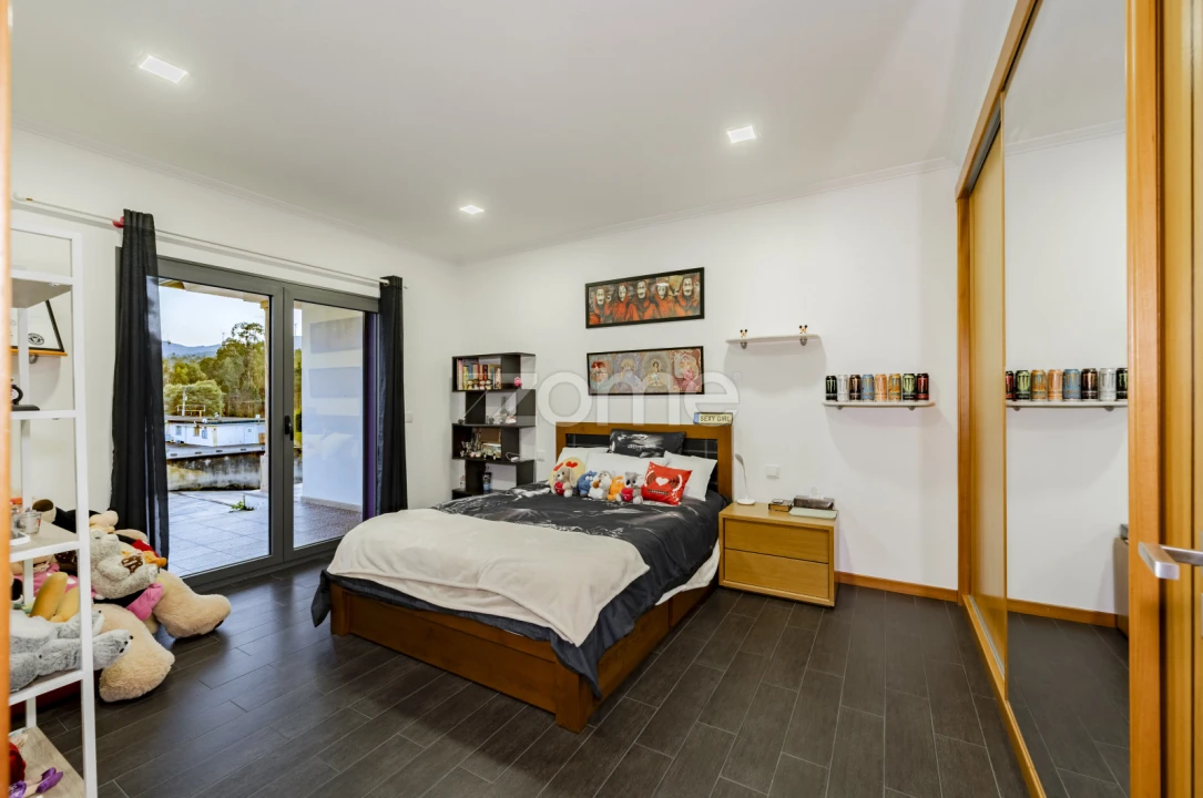 Moradia T4 para Venda em Friestas Foto 28