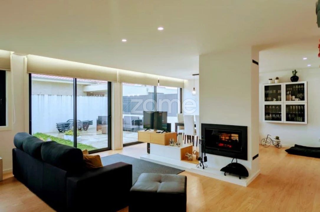 Moradia T3 para Venda em Vale (São Cosme), Telhado e Portela Foto 9