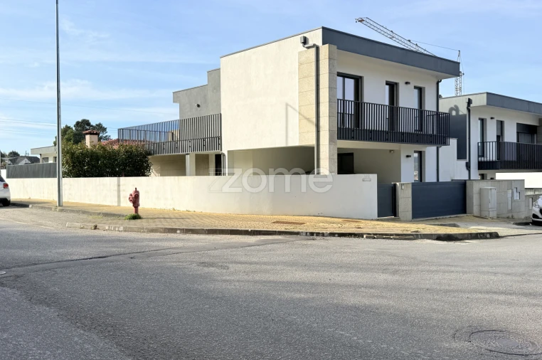 Moradia T3 para Venda em Vale (São Cosme), Telhado e Portela Foto 55