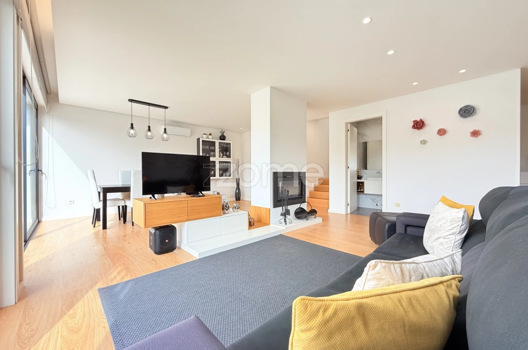 Moradia T3 para Venda em Vale (São Cosme), Telhado e Portela Foto 1