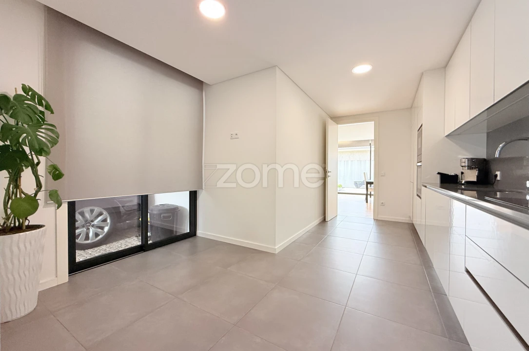 Moradia T3 para Venda em Vale (São Cosme), Telhado e Portela Foto 6