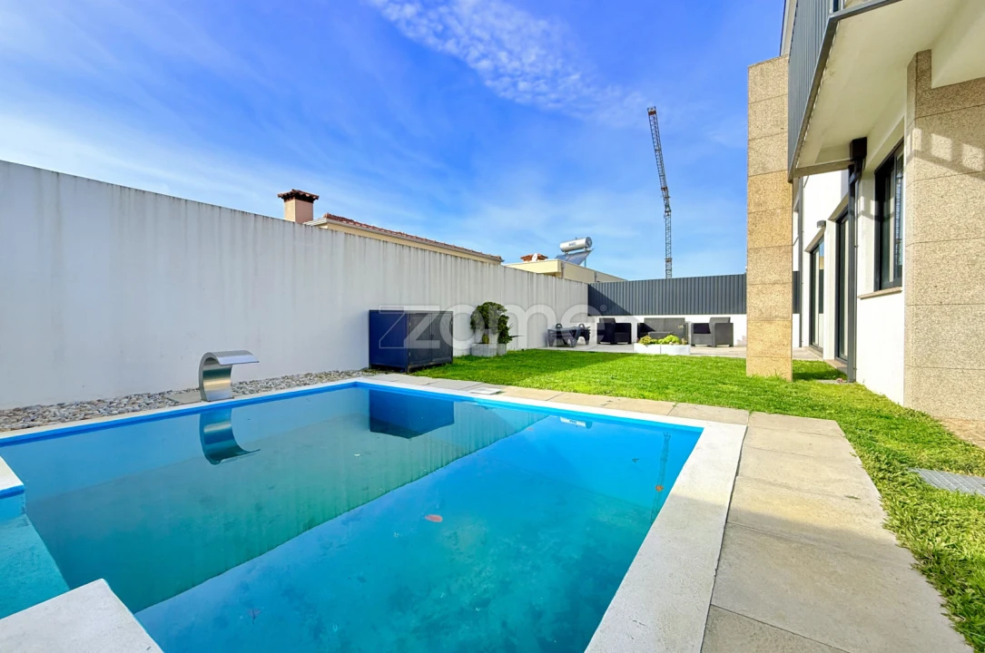 Moradia T3 para Venda em Vale (São Cosme), Telhado e Portela Foto 47