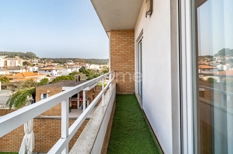 Moradia T4 para Venda em Canelas Foto 25