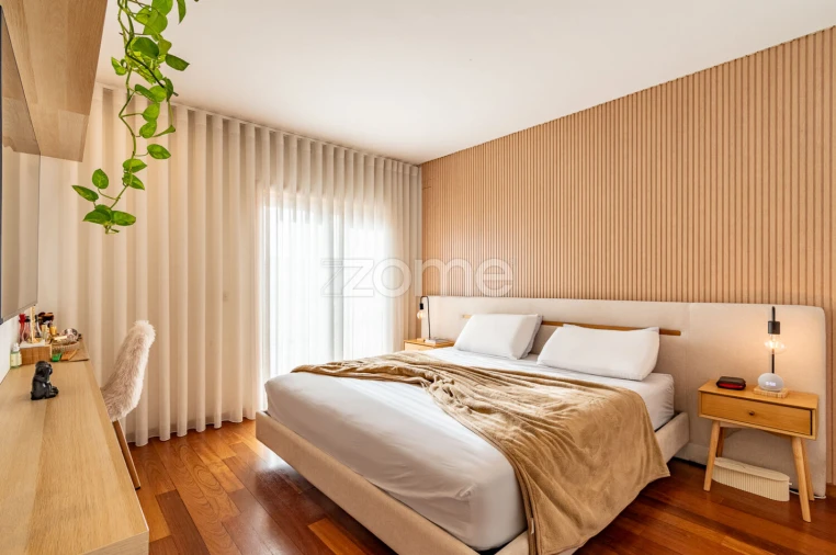 Moradia T4 para Venda em Canelas Foto 28