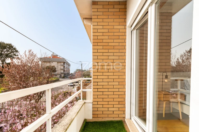 Moradia T4 para Venda em Canelas Foto 35