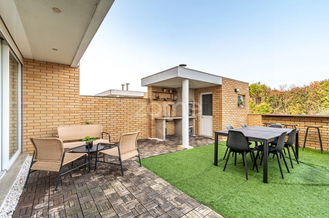 Moradia T4 para Venda em Canelas Foto 14