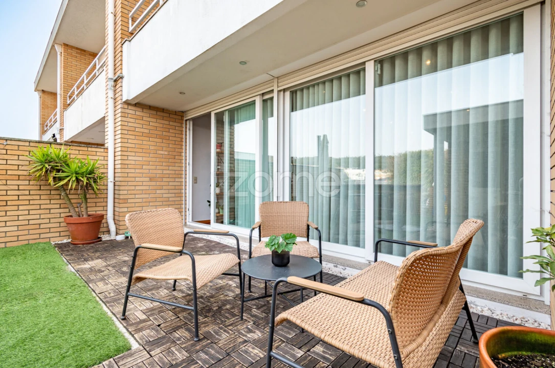 Moradia T4 para Venda em Canelas Foto 15