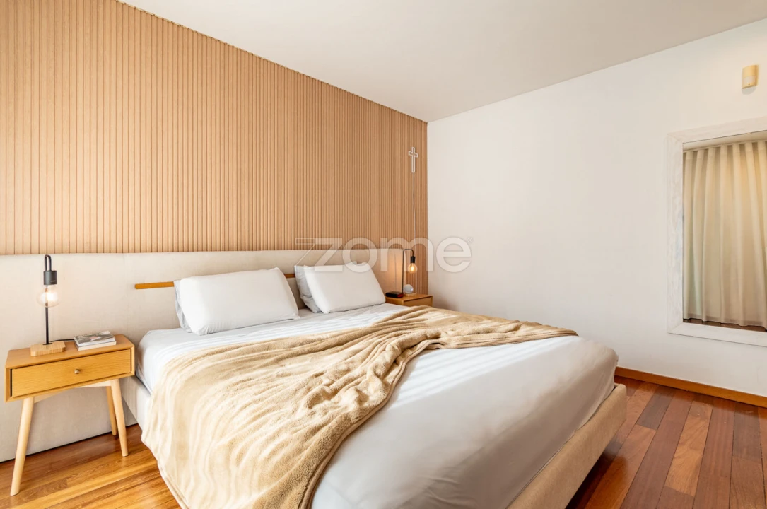 Moradia T4 para Venda em Canelas Foto 29