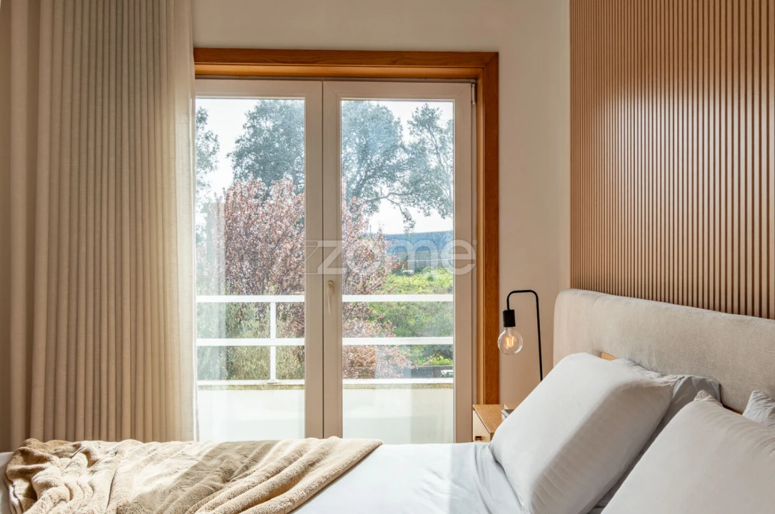 Moradia T4 para Venda em Canelas Foto 30