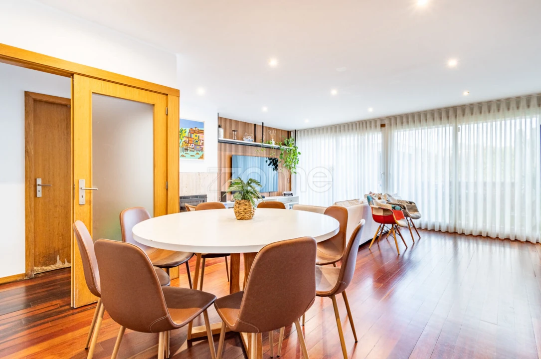 Moradia T4 para Venda em Canelas Foto 10