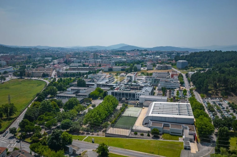 Apartamento T2 para Venda em Gualtar Foto 32
