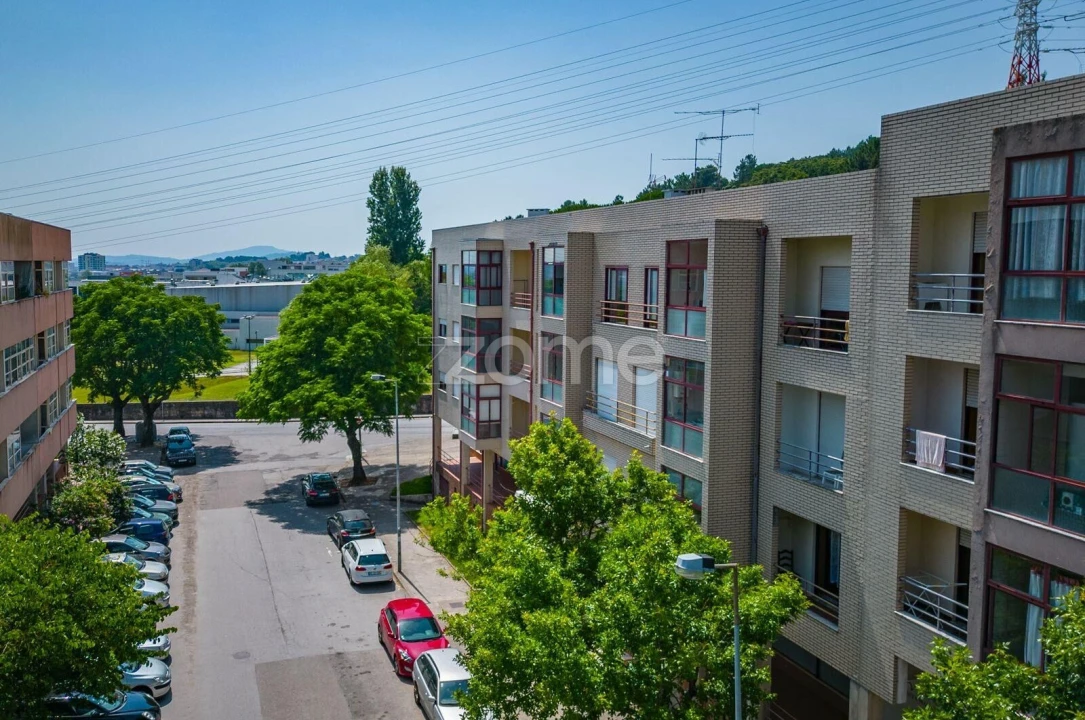 Apartamento T2 para Venda em Gualtar Foto 3