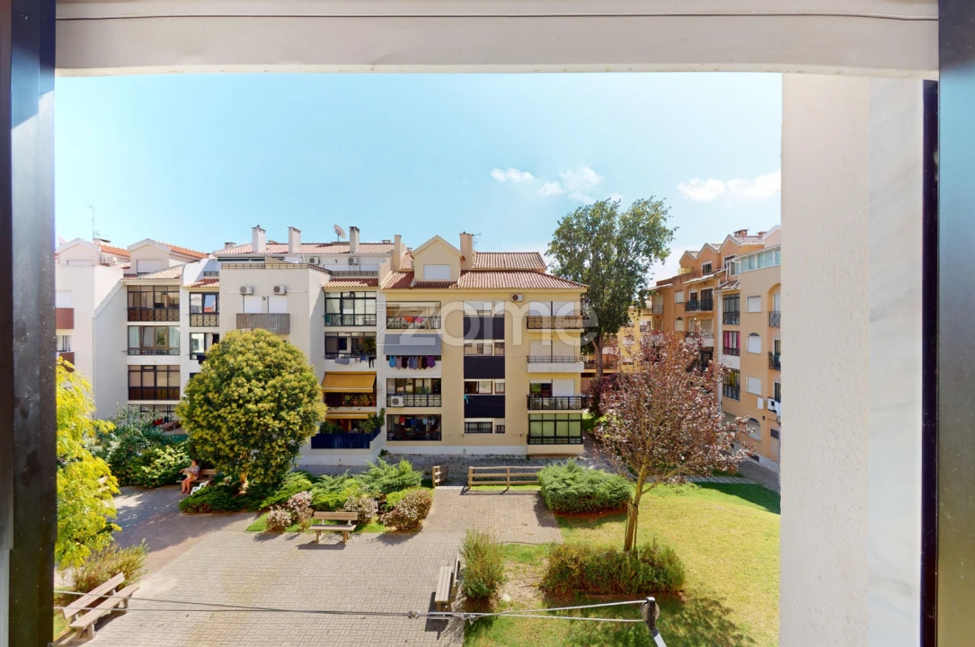 Apartamento T1 para Venda em Carcavelos e Parede Foto 3