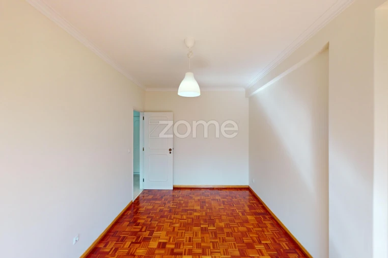 Apartamento T1 para Venda em Carcavelos e Parede Foto 10