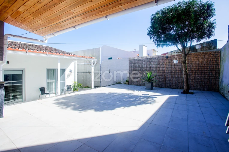 Moradia T3 para Venda em Ponta Delgada (São José) Foto 15