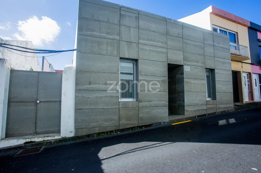 Moradia T3 para Venda em Ponta Delgada (São José) Foto 3