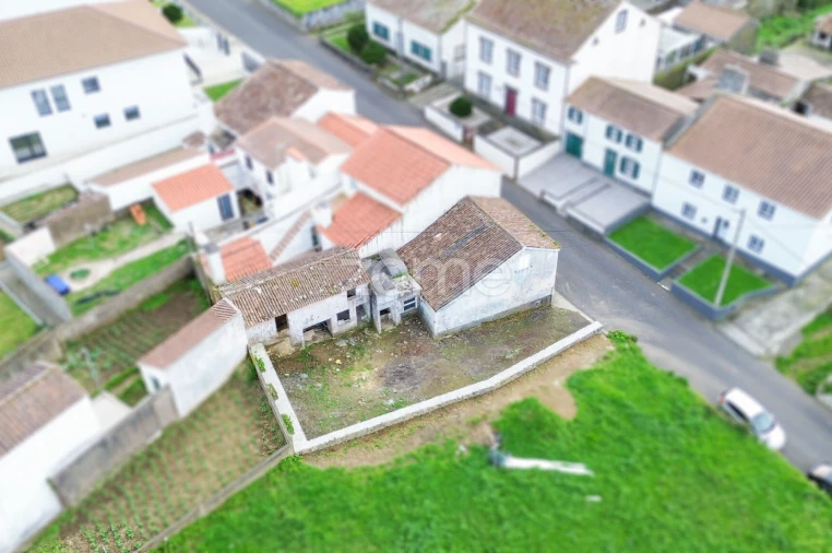 Moradia T2 para Venda em Nordeste Foto 16