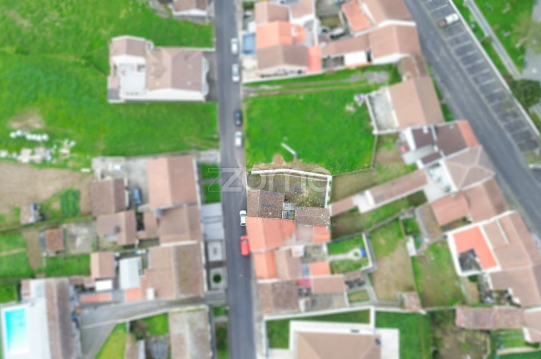 Moradia T2 para Venda em Nordeste Foto 18