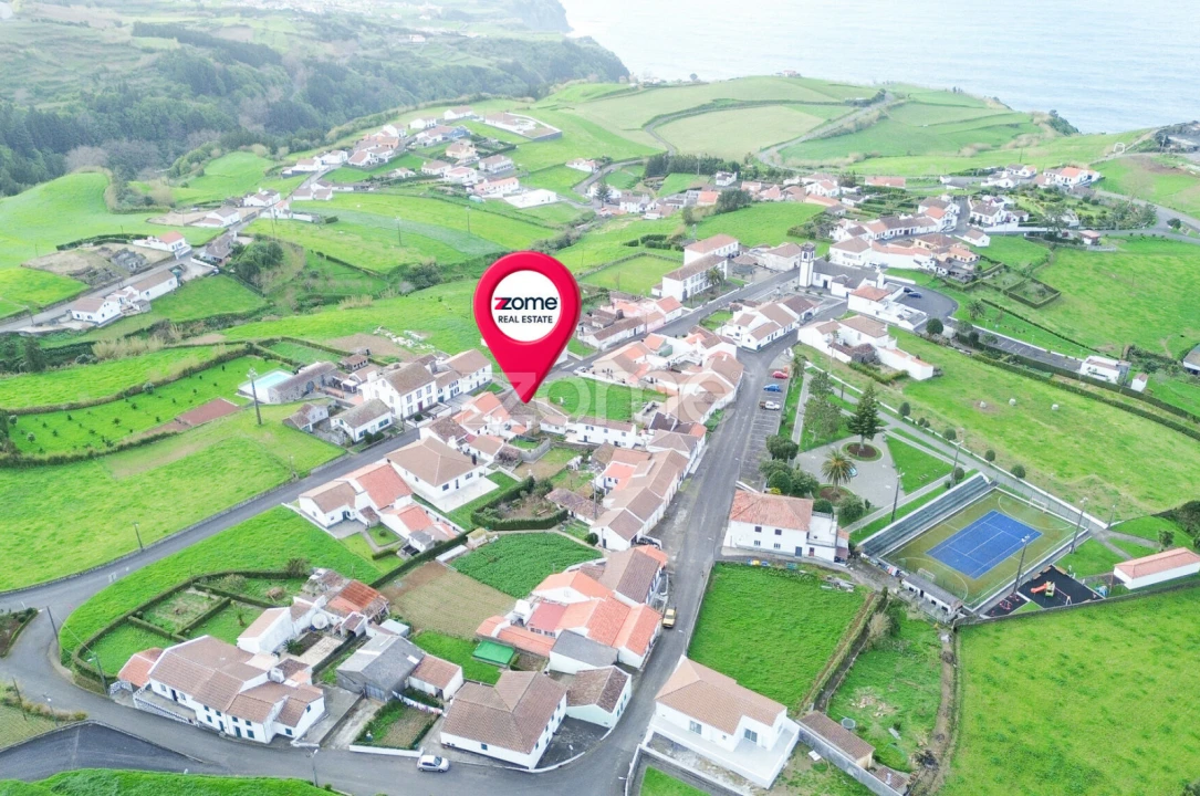 Moradia T2 para Venda em Nordeste Foto 5