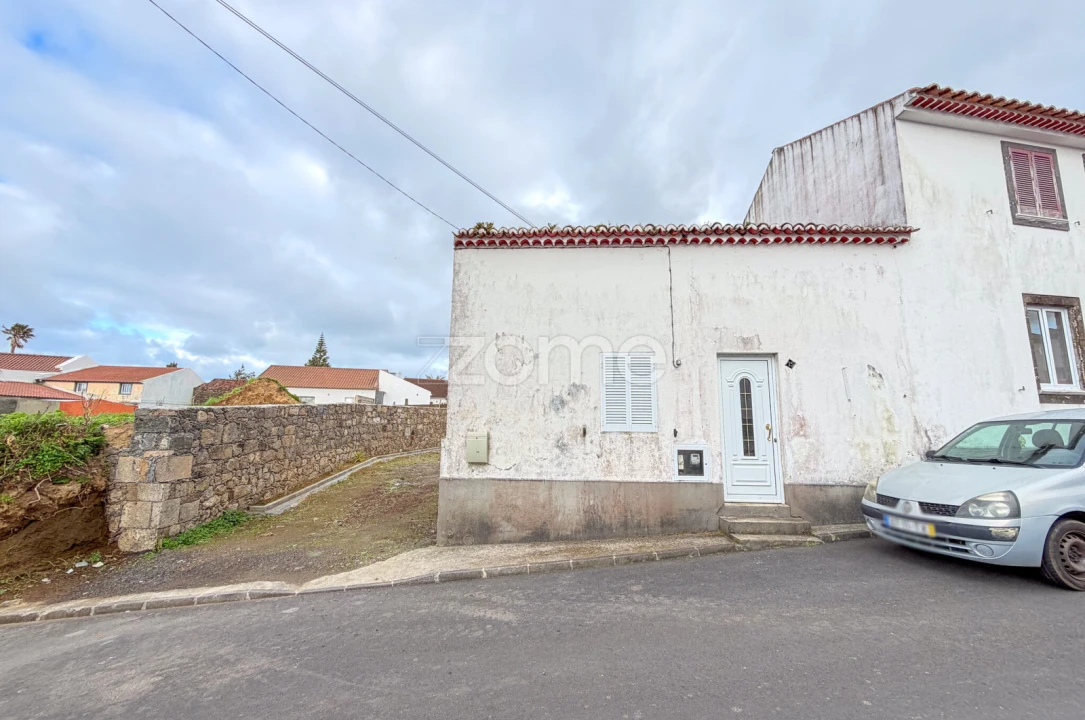 Moradia T2 para Venda em Nordeste Foto 3