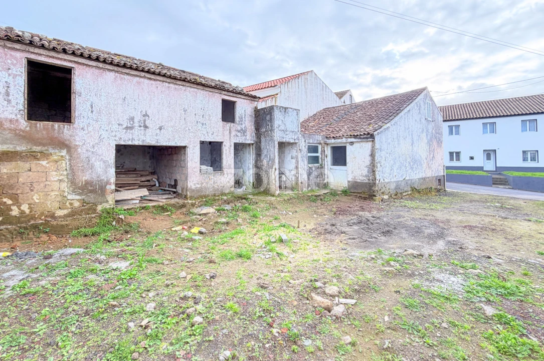 Moradia T2 para Venda em Nordeste Foto 6