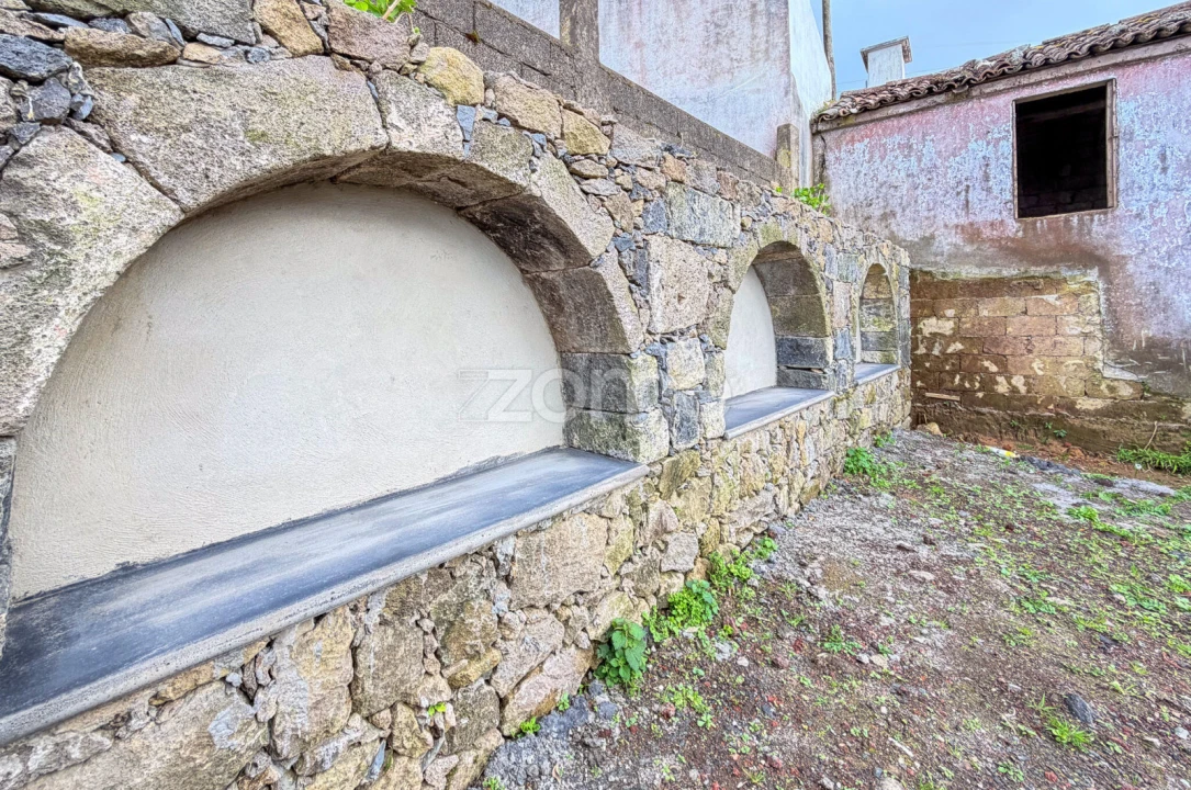 Moradia T2 para Venda em Nordeste Foto 7