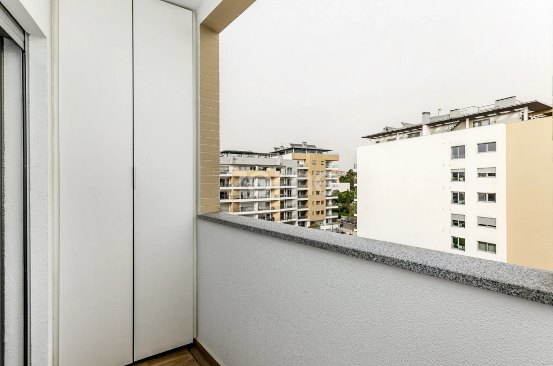 Apartamento T2 para Venda em Carcavelos e Parede Foto 8