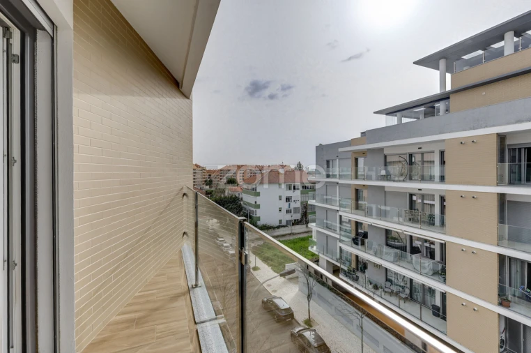 Apartamento T2 para Venda em Carcavelos e Parede Foto 4