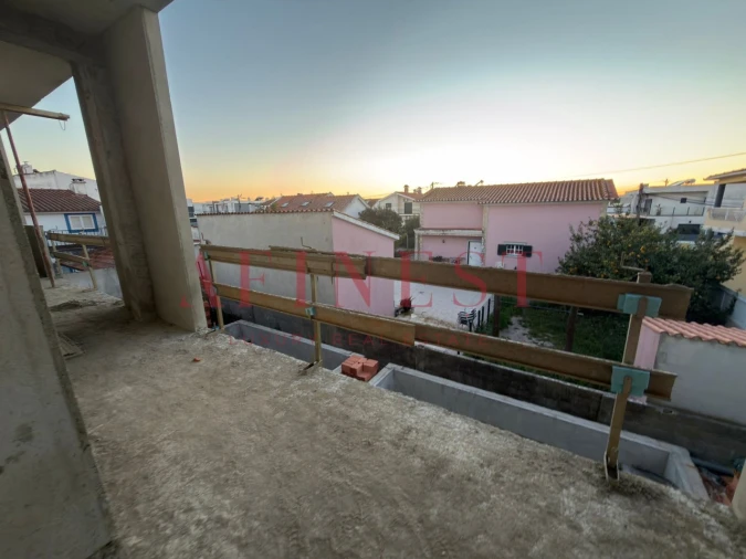 Moradia T4 para Venda em Fernao Ferro Foto 7