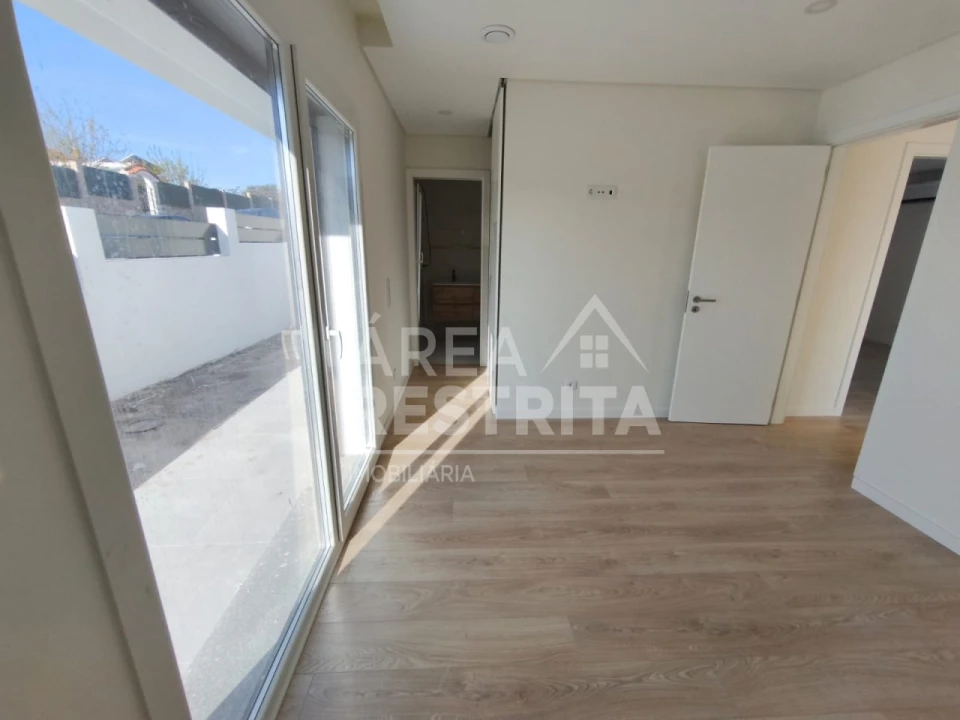 Moradia T3 para Venda em Fernao Ferro Foto 6