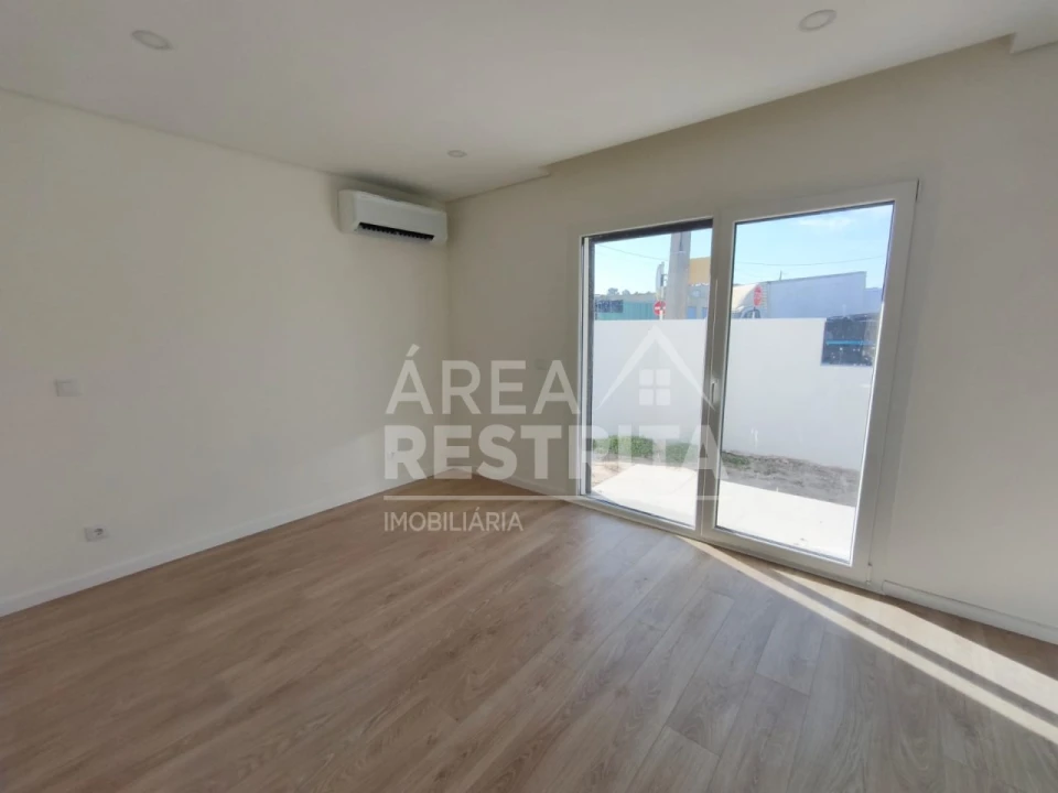 Moradia T3 para Venda em Fernao Ferro Foto 8