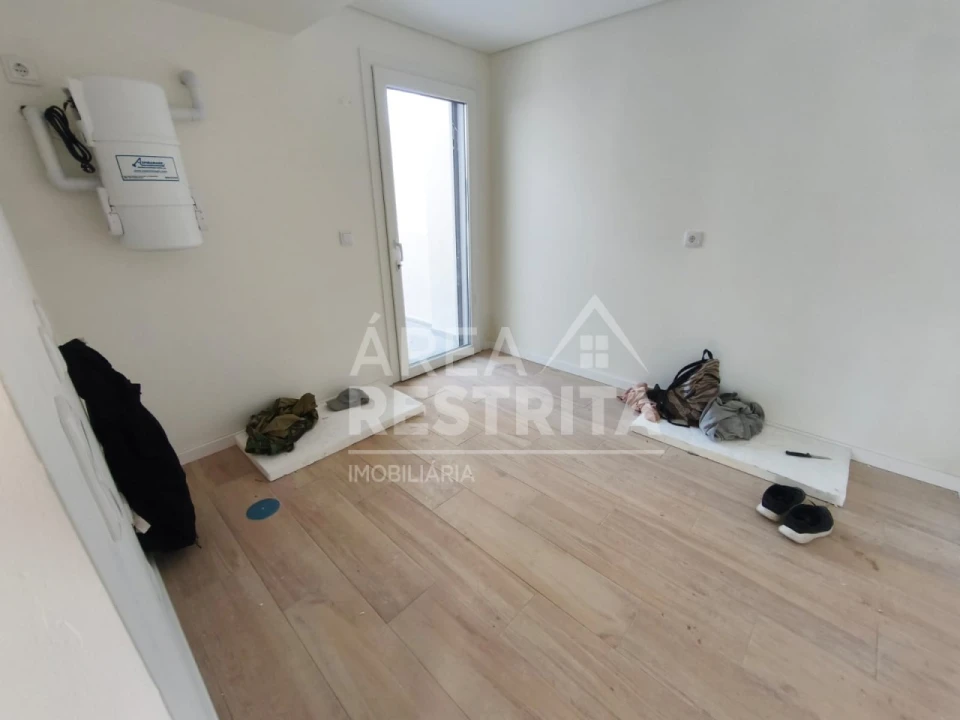 Moradia T3 para Venda em Fernao Ferro Foto 13