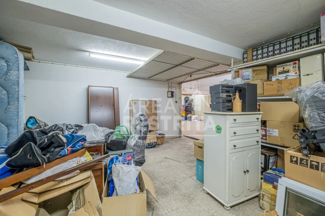 Garagem para Venda em Laranjeiro e Feijó Foto 14