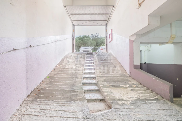 Garagem para Venda em Laranjeiro e Feijó Foto 7