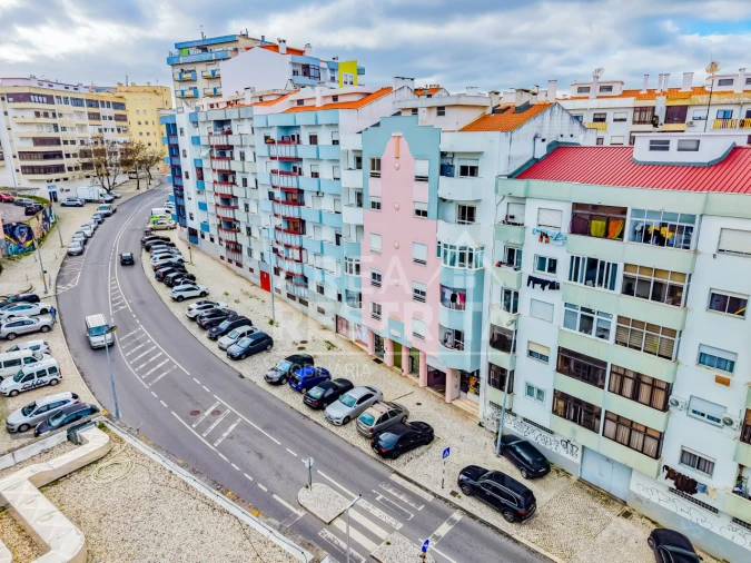 Garagem para Venda em Laranjeiro e Feijó Foto 15