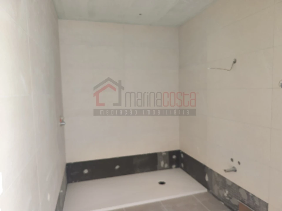 Moradia T3 para Venda em Atouguia da Baleia Foto 31