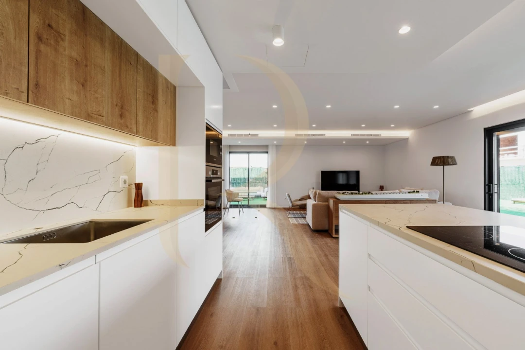 Moradia T4 para Venda em Amora Foto 1