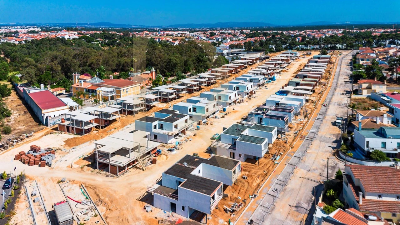 Moradia T4 para Venda em Amora Foto 30