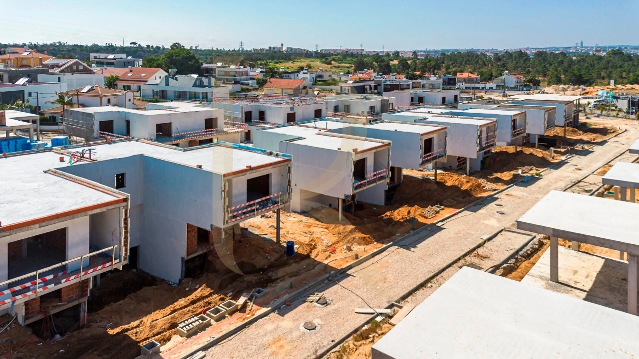 Moradia T4 para Venda em Amora Foto 31