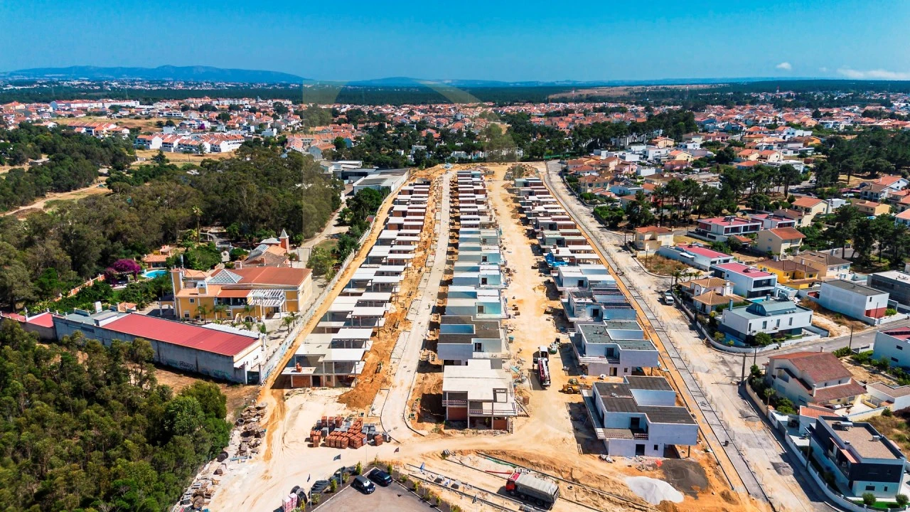 Moradia T4 para Venda em Amora Foto 32