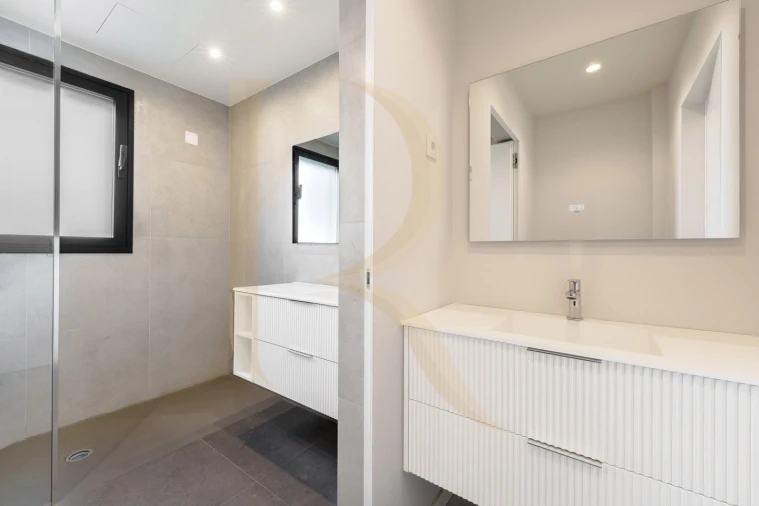 Moradia T4 para Venda em Amora Foto 10